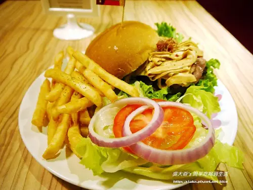 『食記』新北市．中和區．捷運永安市場站．李歐愛高妹(早午餐&漢堡義大利麵)