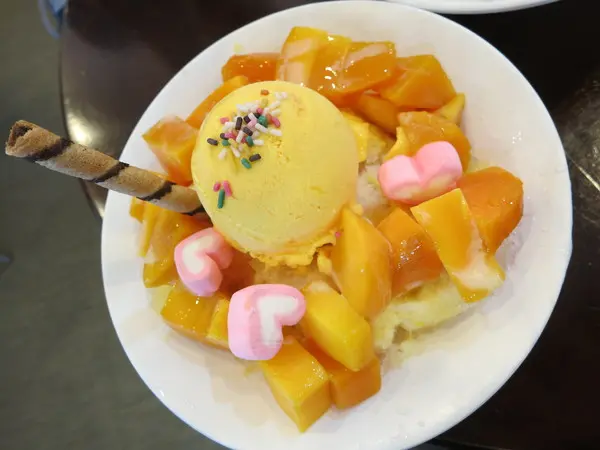 烏魯木其-內湖737巷旁~炎炎夏日午後的沁涼冰心