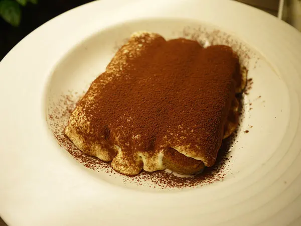 【食記】台北*南京東路。JOLLY卓莉*手工釀啤酒泰食餐廳