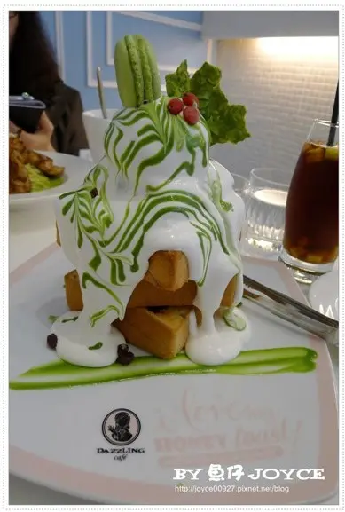 Dazzling cafe (sky) 第四代蜜糖吐司。台中新光店