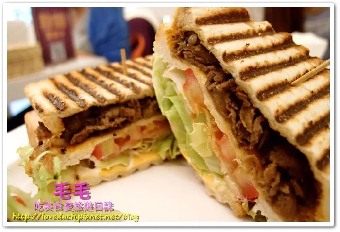 食記。【Carousel CAFE 旋轉木馬輕食餐廳】帕尼尼表現優秀，年輪蛋糕很有特色