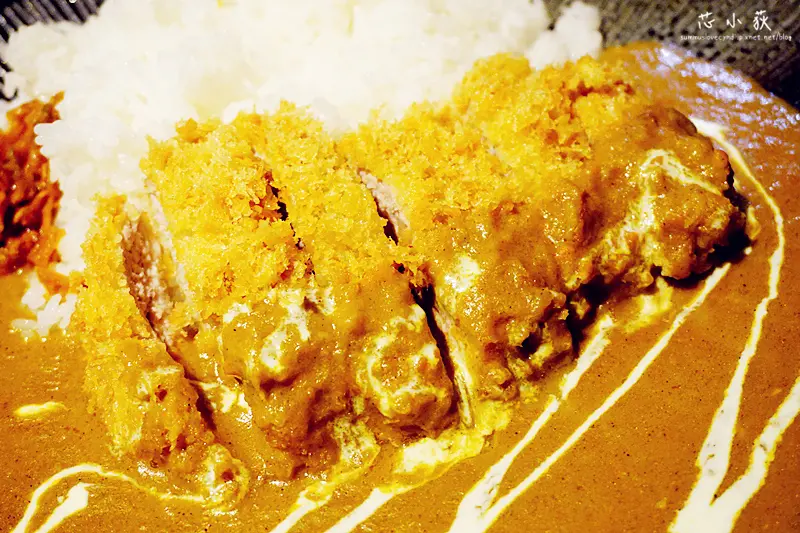 藍屋 和風御膳(台中中友店)。餐點多樣化，30道主菜，牛肉壽喜燒、刺身、魚料理、天婦羅丼，平價日式海鮮料理!