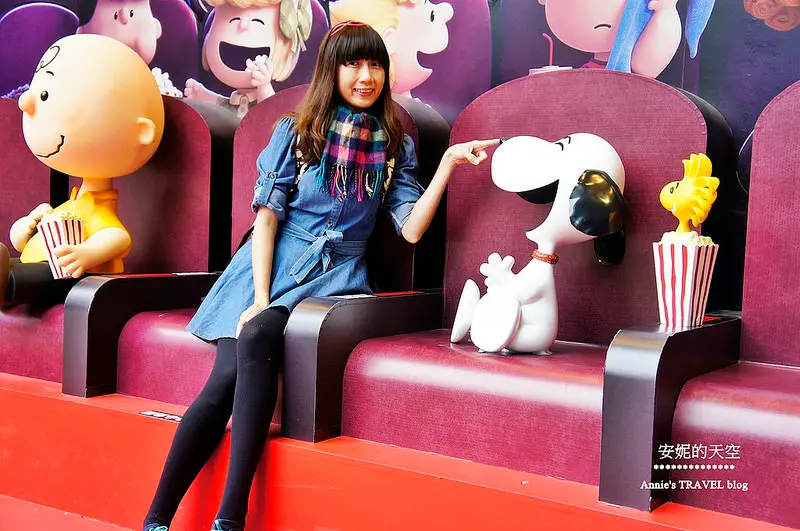 [2015 史努比聖誕樹] 與史努比 查理布朗一起看電影 市政府站 新光三越