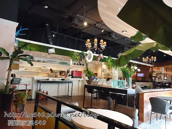 美食報報~柏林頓花園~板橋誠品店~人生以吃喝玩樂為目的