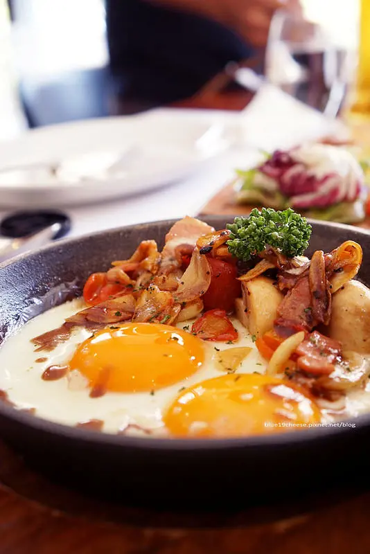 【台中西區】樸儷花園Simply - 慶生.求婚.朋友歡樂聚會聊天.精緻料理滿足味蕾.星期日還有早午餐開賣喔