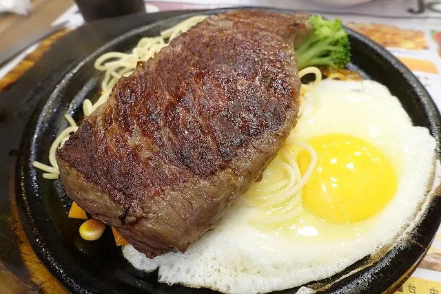 【食記】林口長庚/桃園龜山。饗厚牛排-林口店~預算夠建議直接點嫩肩牛排吧!!