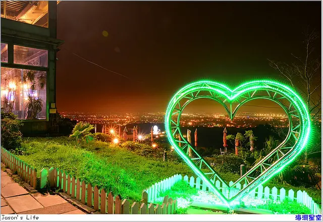 【桃園│景點】桃園蘆竹看夜景去，還可看到飛機劃過天際喔。海灣星空