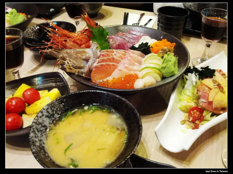 [魚霸]老闆~我的超級霸蓋飯為什麼沒有海膽ㄚ?