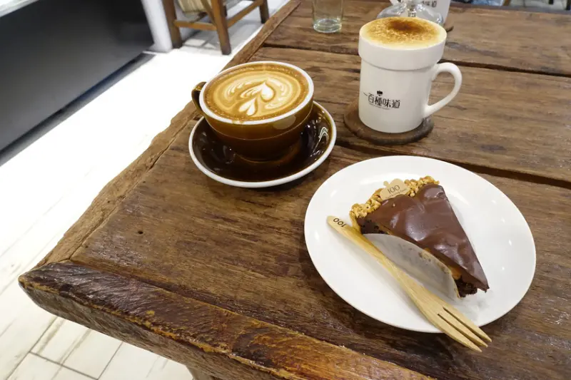 【甜點冰品】一百種味道 , 紅遍新竹的人氣甜派塔專賣店 , 吃一口絕對驚艷不已 , 排不完的外帶人潮 , 傳奇名聲實至名歸