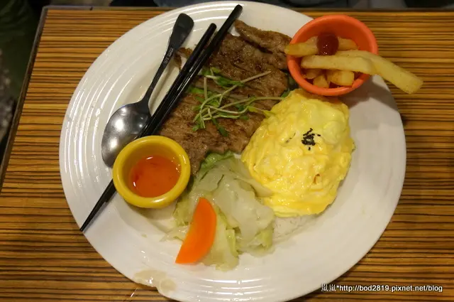 【台中西屯】MAK&MAY二店－平價份量多的豬排飯，CP值高，學生最愛（逢甲夜市）