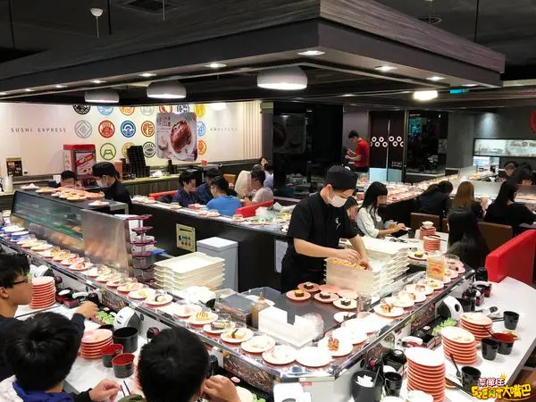 台中西屯美食迴轉壽司》爭鮮迴轉壽司菜單價位大公開！學生最愛的平價又美味迴轉壽司～台中河南路逢甲夜市必吃美食小吃餐廳推薦。