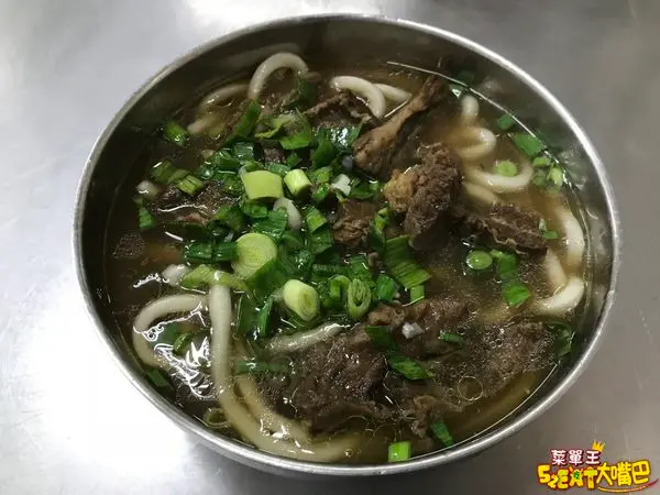 台北中正區美食牛肉麵》劉山東牛肉麵菜單價位大公開！隱藏巷內榮獲米其林肯定的好吃清燉牛肉麵~推薦 紅燒牛肉麵、清燉牛肉麵。