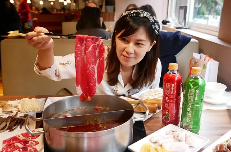 【滿堂紅】網友最愛的台北麻辣火鍋吃到飽