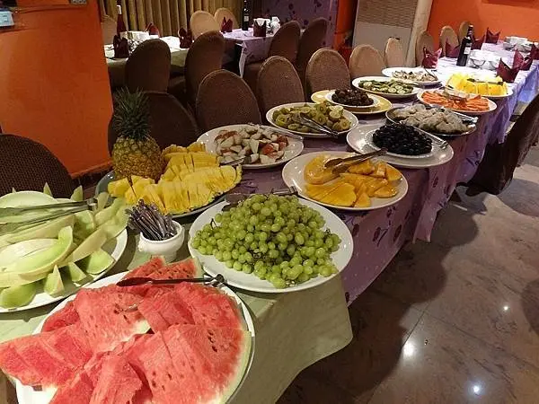 亞廬義大利窯烤~每日現選山珍海味~廣納各式各樣的水果~讓您吃得開心~身材放心~