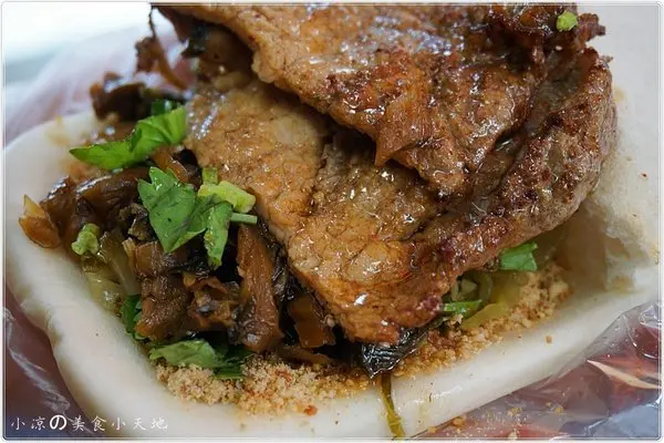 『南投。小吃』亞米家廚房║道地客家美食早午餐。刈包。客家飯。客家鹹豬肉。市場必吃美食