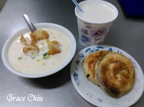 周家蔥油餅～基隆在地老店，就愛滿口蔥香這一味