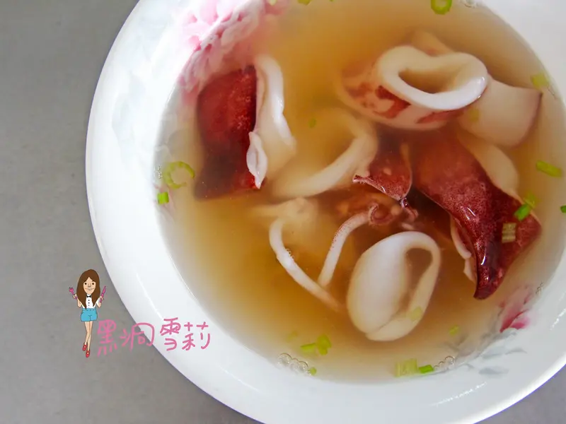 【食記】台南／中西區「邱家小卷米粉」．國華街小吃〃近西門市場(大菜市)