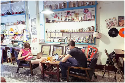 中正‧誇張古懂咖啡店‧有沒有這麼誇張的復古情懷 