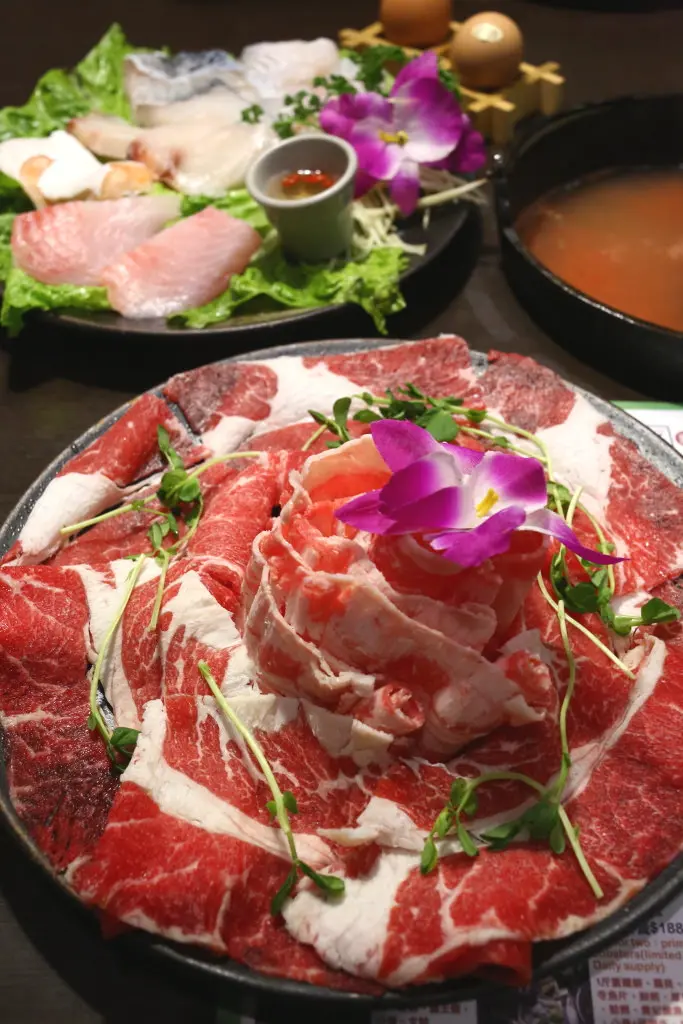 
【青禾幸福鍋物涮涮屋(永安店)】冬天裡的一把火，選擇豐富的個人小火鍋(永安市場/火鍋)
