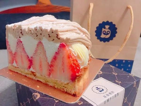 捷運古亭站✿深夜裡的法國手工甜點✿巨無霸草莓出沒 ! 傍晚&深夜的超夯排隊甜點~