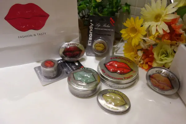 美國Kizandy香吻觸電糖、薄荷水果糖、巧克力、果漾水嫩護唇膏，造型討喜可愛，合適告白求愛、推薦婚禮小物