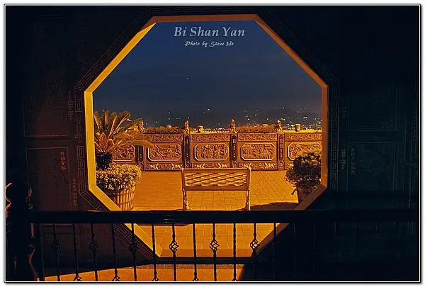 [台北]  內湖碧山巖 - 最方便、免擠人的台北夜景賞景點