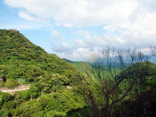 【內湖】碧山巖。吸取芬多精。眺望美景的好所在        
      