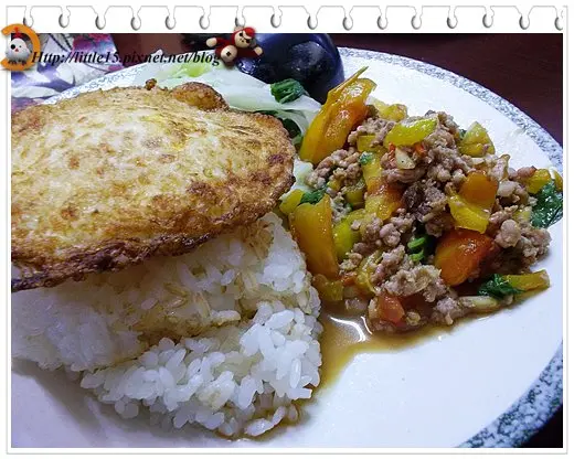 滇緬風味小吃 紹子米線 招牌米干 黃悶雞飯 樣樣都想吃