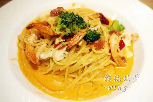 傳說中的粉紅醬現身。【螺絲瑪莉Rose Mary】好好吃人氣義麵        
      