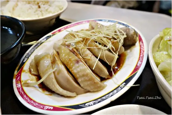 [南機場夜市]南機場夜市-山內雞肉|超大雞腿飯$90|記得攜帶牙線棒前往用餐!!!!!