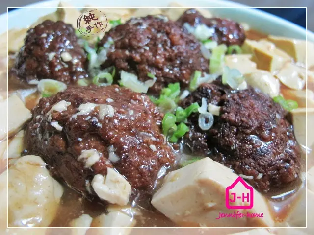 用果貿吳媽家的大大獅子頭燴豆腐