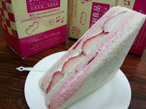 【團購】美食村~好吃的大湖草莓三明治