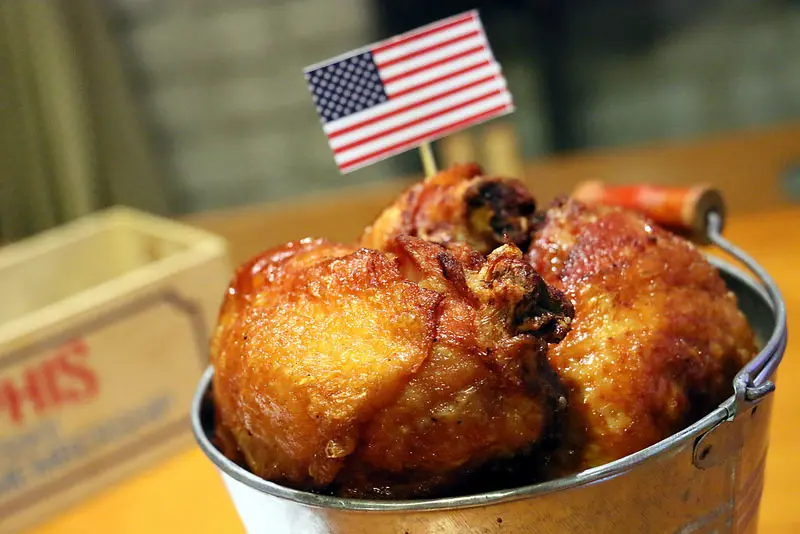 台北。大安～文末大優惠！美式大份量餐點。東區人氣餐廳。延吉街美食。肯塔基炸雞。巨無霸木盆沙拉～ROUTE66美式餐廳（捷運忠孝敦化站）