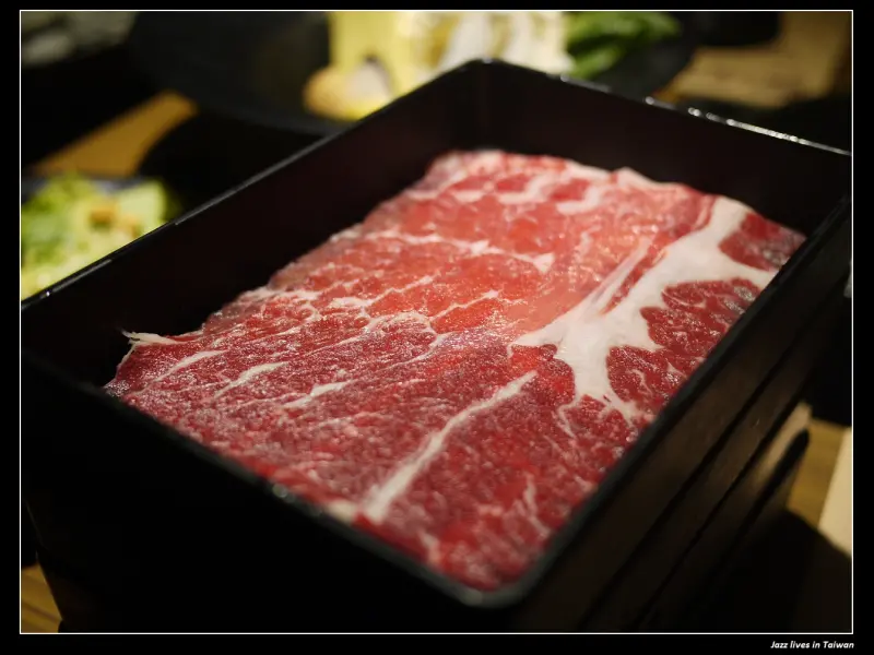 [一番地壽喜燒]Prime等級的大片牛肉配上CAS雞蛋~美味又健康啦~~~