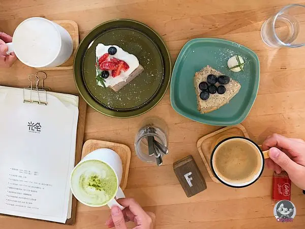 [食記/宜蘭]光宅238 宜蘭高中旁文青必吃早午餐 老宅院喝咖啡