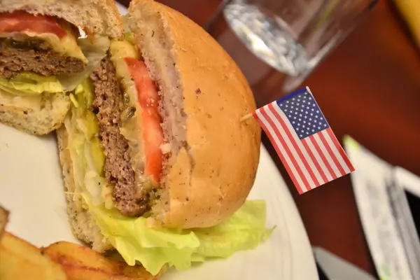原來在我家附近就有這麼超值的美式餐廳!!!! -- Chicken Coop 雞窩美式風味餐廳
