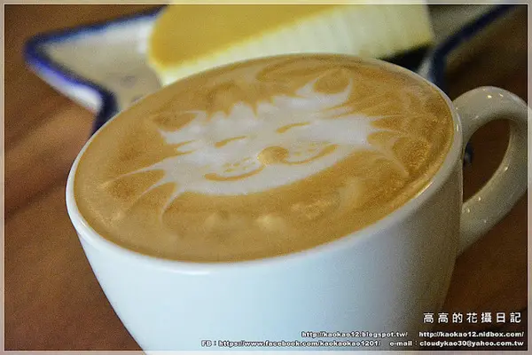 【高雄】前金區。llum 10°cafe 光．咖啡１０號店        
      