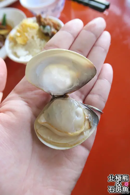 <台式餐廳>萬二小吃店-吃飽不吃巧，隨便點點就滿滿一桌喔