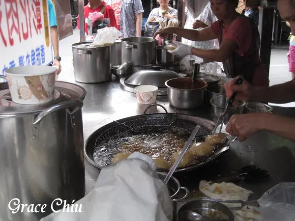 南機場彰化肉圓～太晚來就吃不到的巷仔內人氣小吃