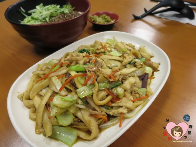 【台北美食】捷運景美站 麵皮厚手工刀削麵～紮實帶勁，水準不算臉皮厚！