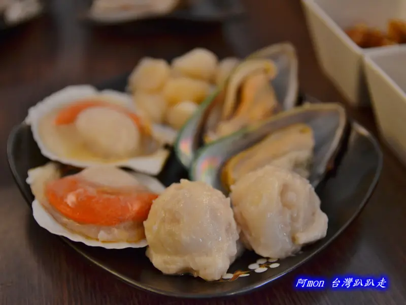 <台中南屯>食記:三福町海鮮火鍋吃到飽~種類繁多的魚蝦蟹貝任你吃