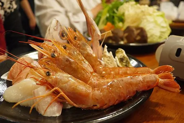  ▌小六食堂▌隱藏版柚子胡椒火鍋，生猛食材和清香湯頭此生必嚐！