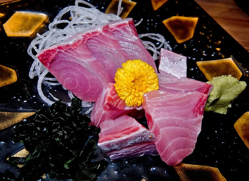 台北 行天宮 小六食堂 一定要點黑板上的當天漁貨啊!!