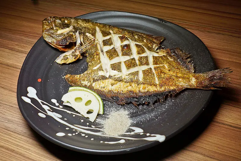 台北 行天宮站 小六食堂 來這邊一定要試試美味烤魚