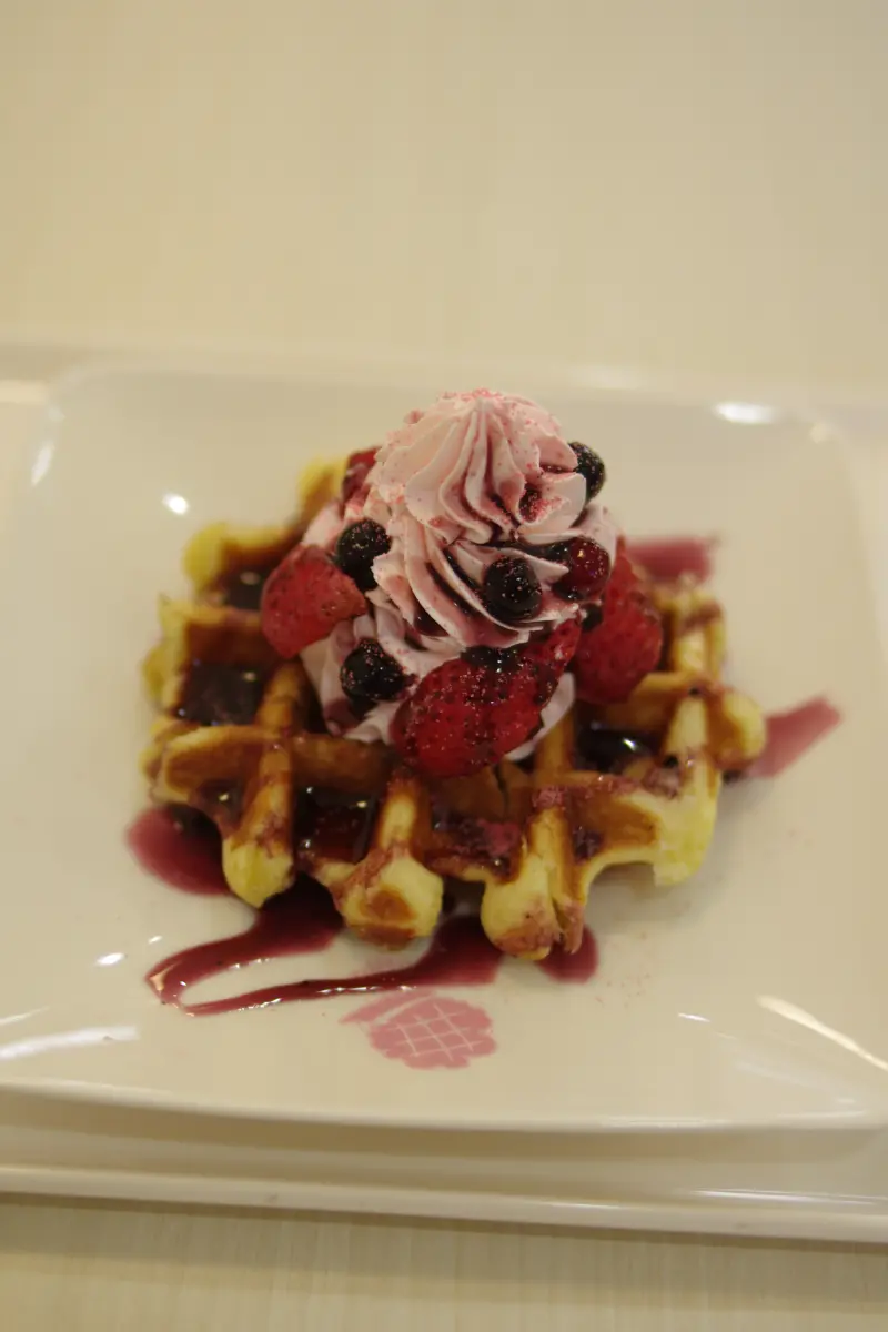 台北東區美食~玻爾鬆餅Pearl Waffle~有珍珠糖的鬆餅，果然不一樣