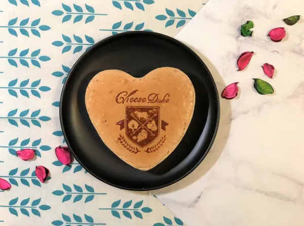 【起士公爵】荔枝玫瑰心型乳酪蛋糕 x 熱情荔枝碰上美艷玫瑰，迸出浪漫新滋味