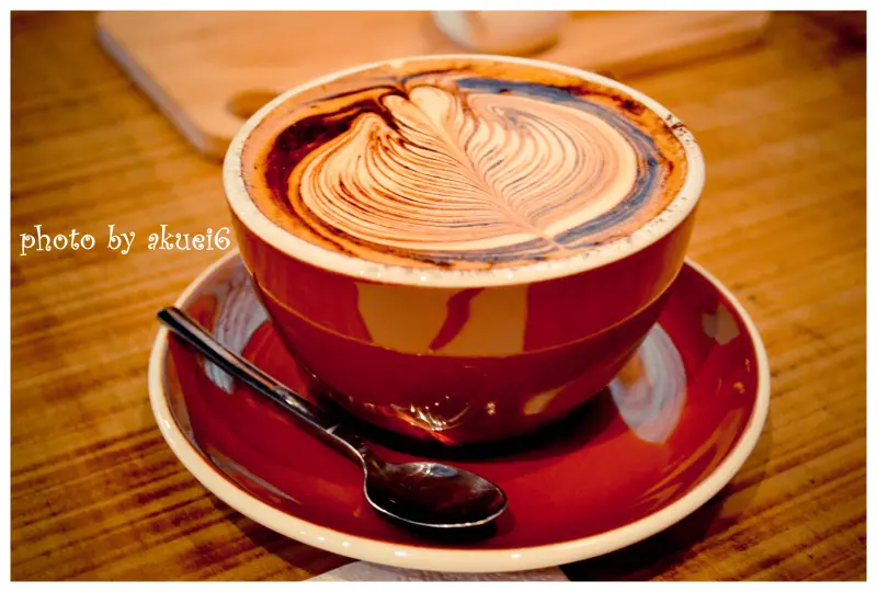 【食】台中西區。JUGGLER CAFE