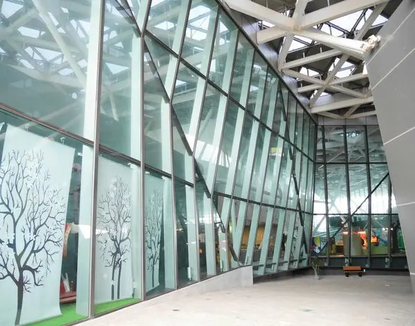 【苗栗銅鑼 | 景點】新穎建築外觀及下雨天免門票的好去處☂苗栗客家文化園區