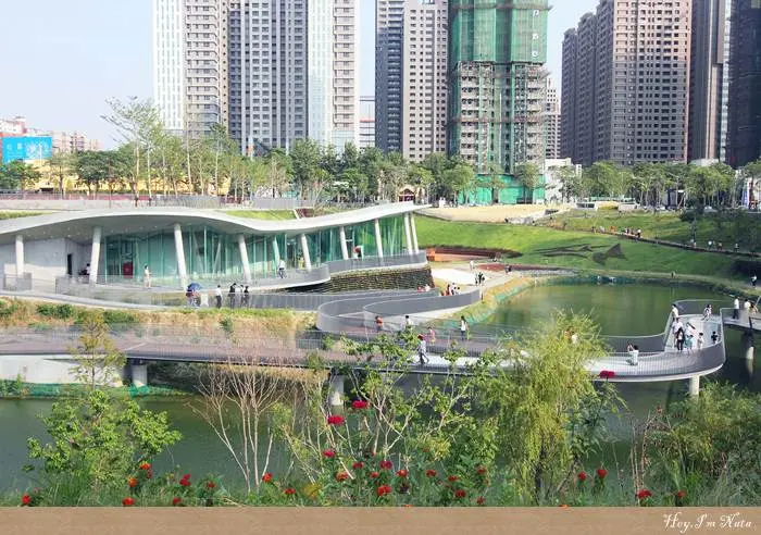 豪宅七期出現凹陷地底夢公園？台中秋紅谷生態景觀公園