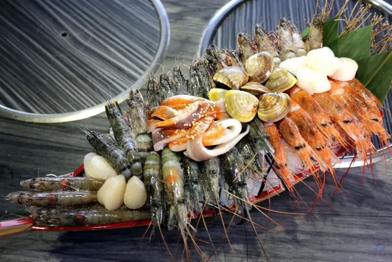 好客燒烤吃到飽推薦燒肉評價忠孝店 二訪新菜單 Bristo 98吃到飽598起 忠孝復興捷運+198調酒喝到飽+99啤酒喝到飽 無限量海鮮吧飲料吧 火鍋烤肉調酒三享受[鑫.食記]